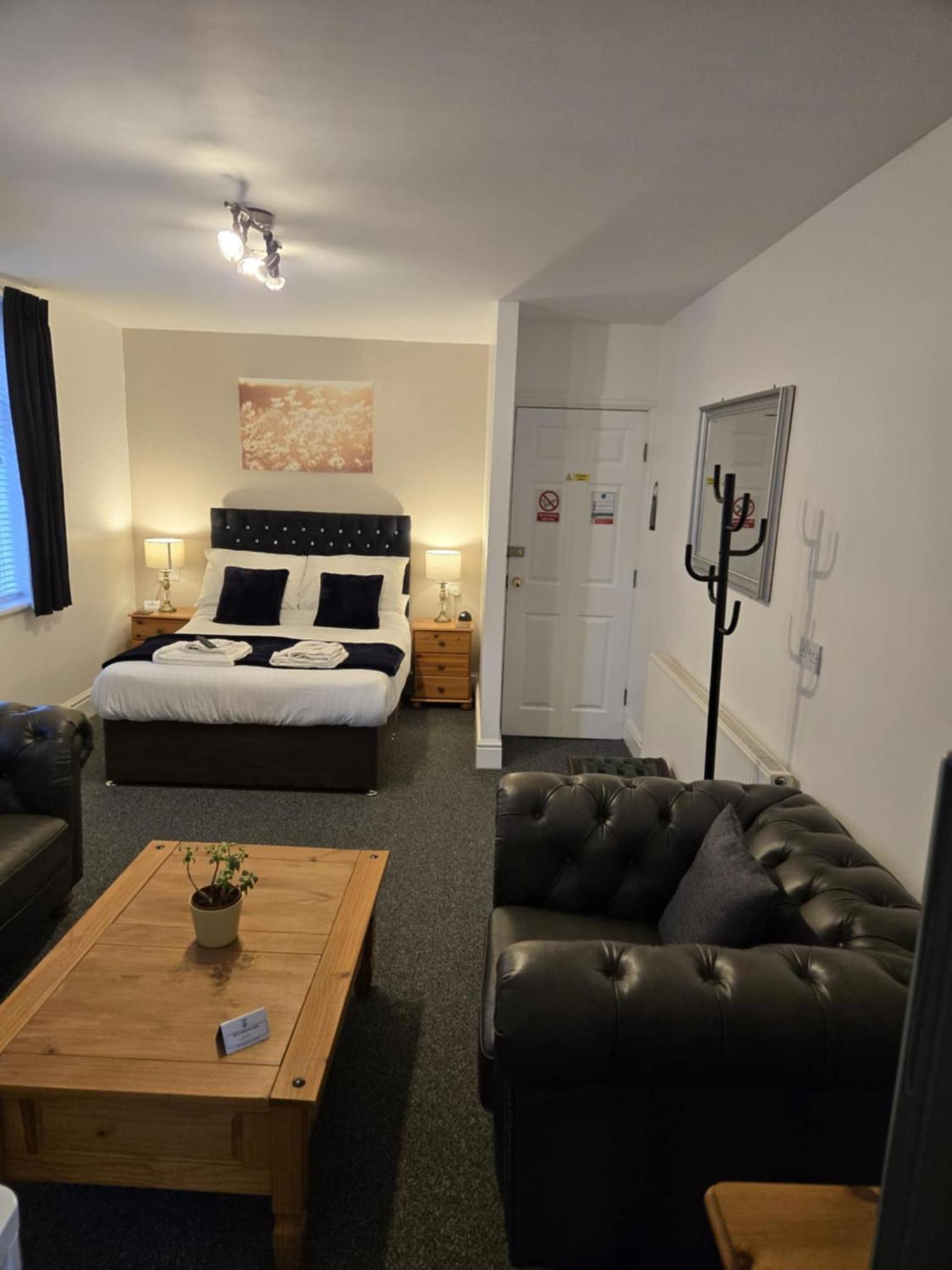 Q - Accommodation Блекпул Екстериор снимка