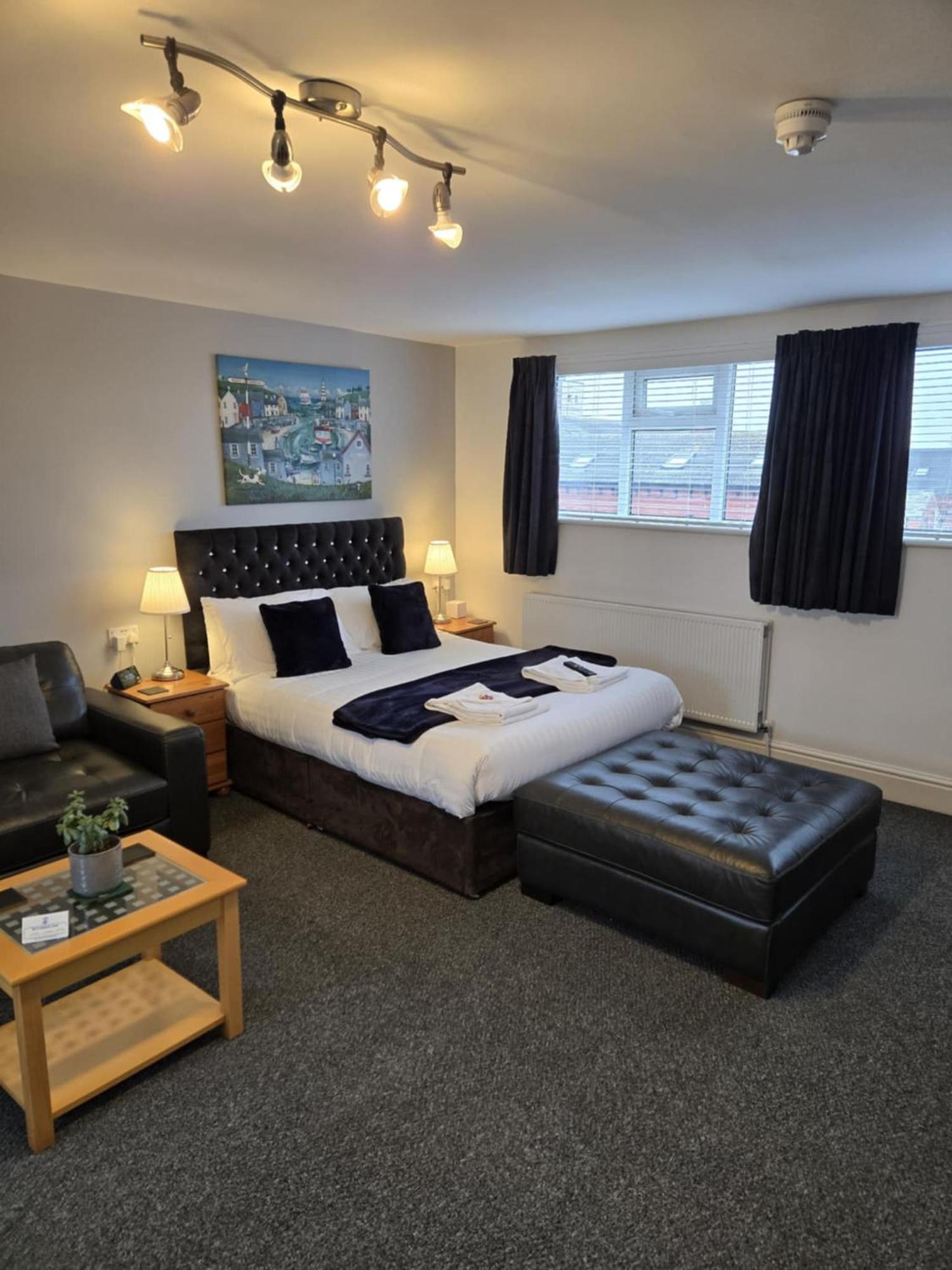 Q - Accommodation Блекпул Екстериор снимка